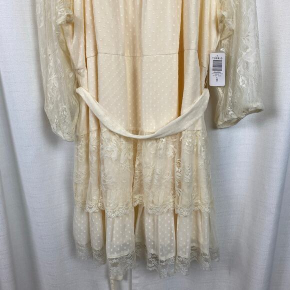 Torrid Festi Cream Lace Clip Dot Mini Dress Sz.4 NWT - Picture 8 of 16